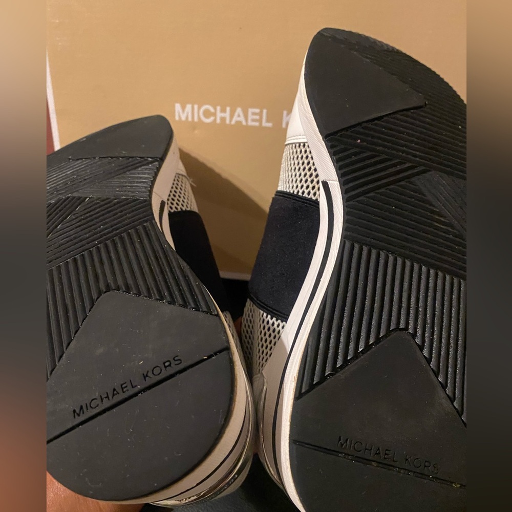 Preloved w/box Michael Kors monochrome slip-on Sneakers for women’s, size 7.5 - Picture 4 of 15